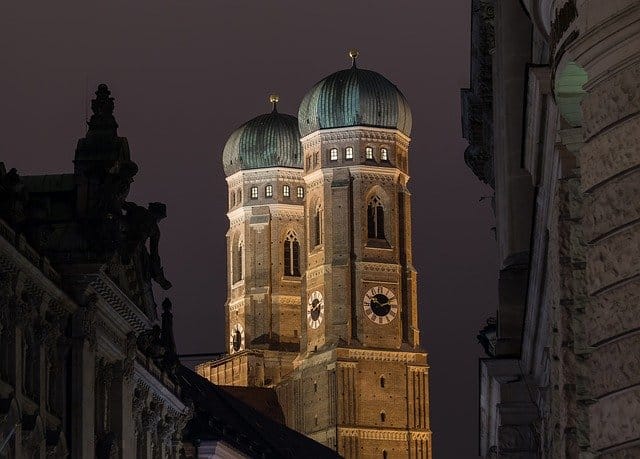 At the Long Night of Music you can also get a beautiful view of Munich's sights at night and with musical background, like the Frauenkirche.