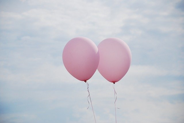 Date in Munich during Corona - this two ballons found each other