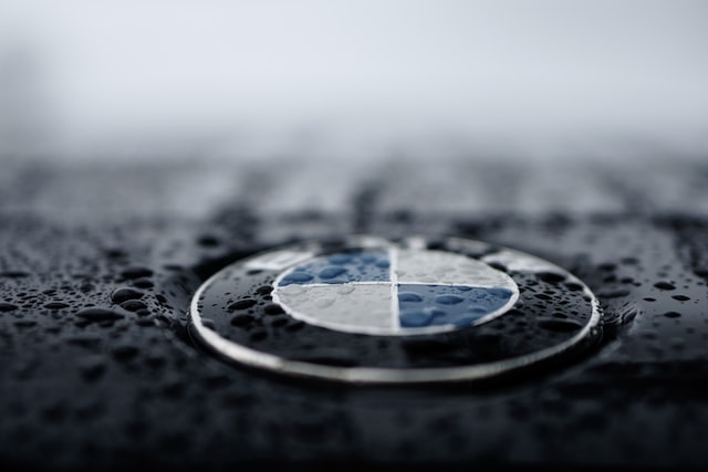 BMW logo with raindrops