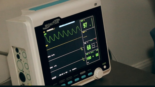 heart frequency machine at hospital